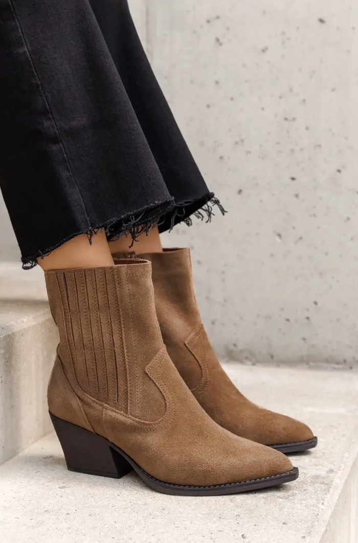 Boots Fez