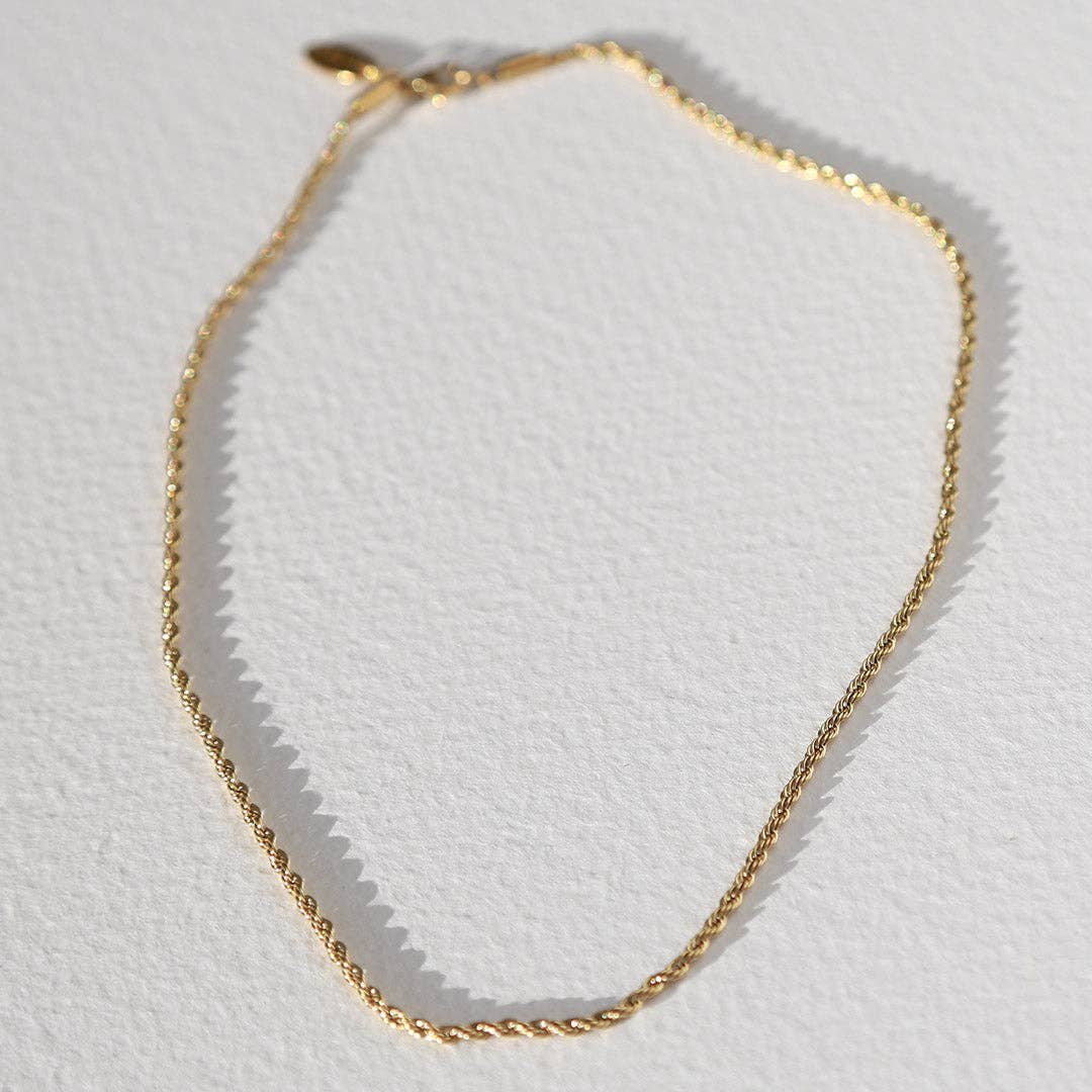 Gouden ketting gedraaide ketting