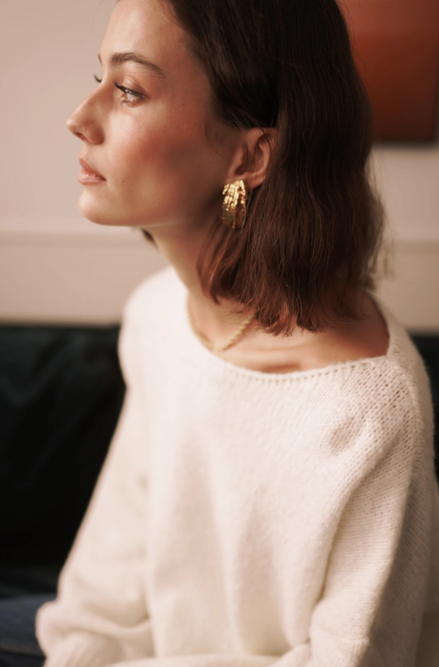 Jumper April