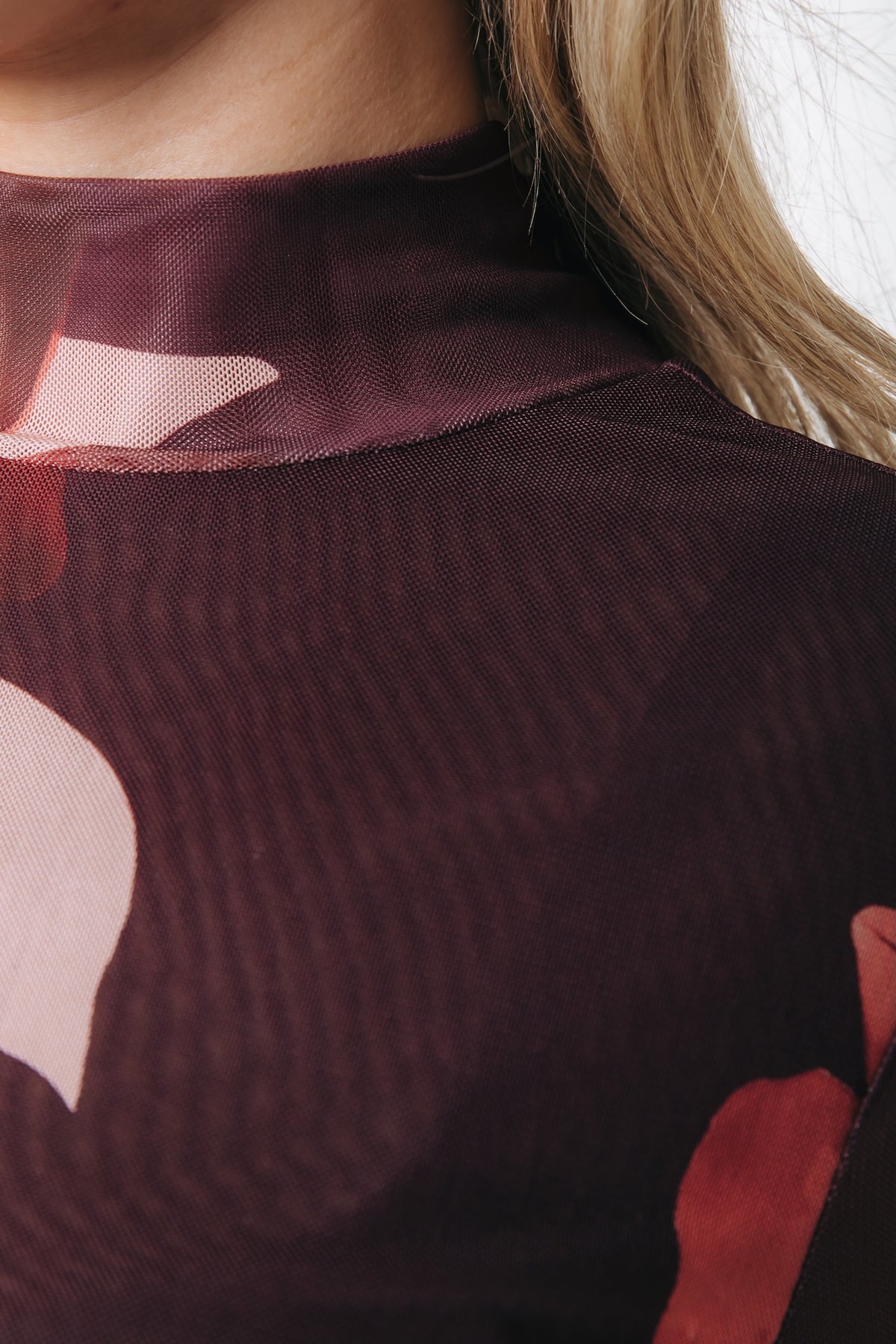 Top Neyo Floral Mesh